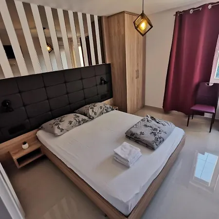 Elizabeta Deluxe Rooms Biograd Na Moru Exterior photo