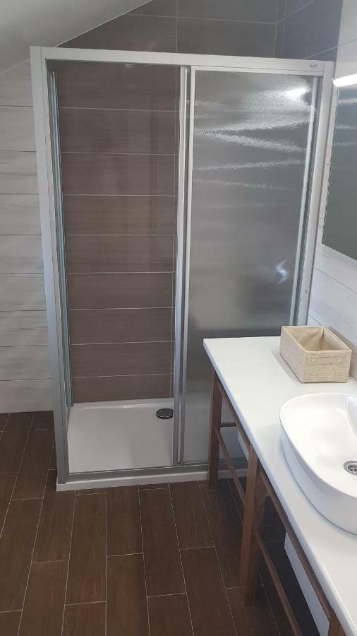 Elizabeta Deluxe * Biograd Na Moru